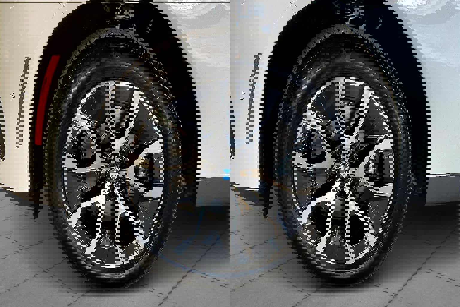 Used 2025 BMW X3 xDrive30i w/ Convenience Package image 11