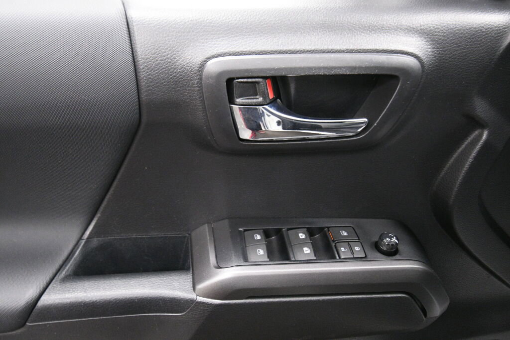 Used 2023 Toyota Tacoma TRD Sport w/ Advanced Technology Package AWD/4WD image 12