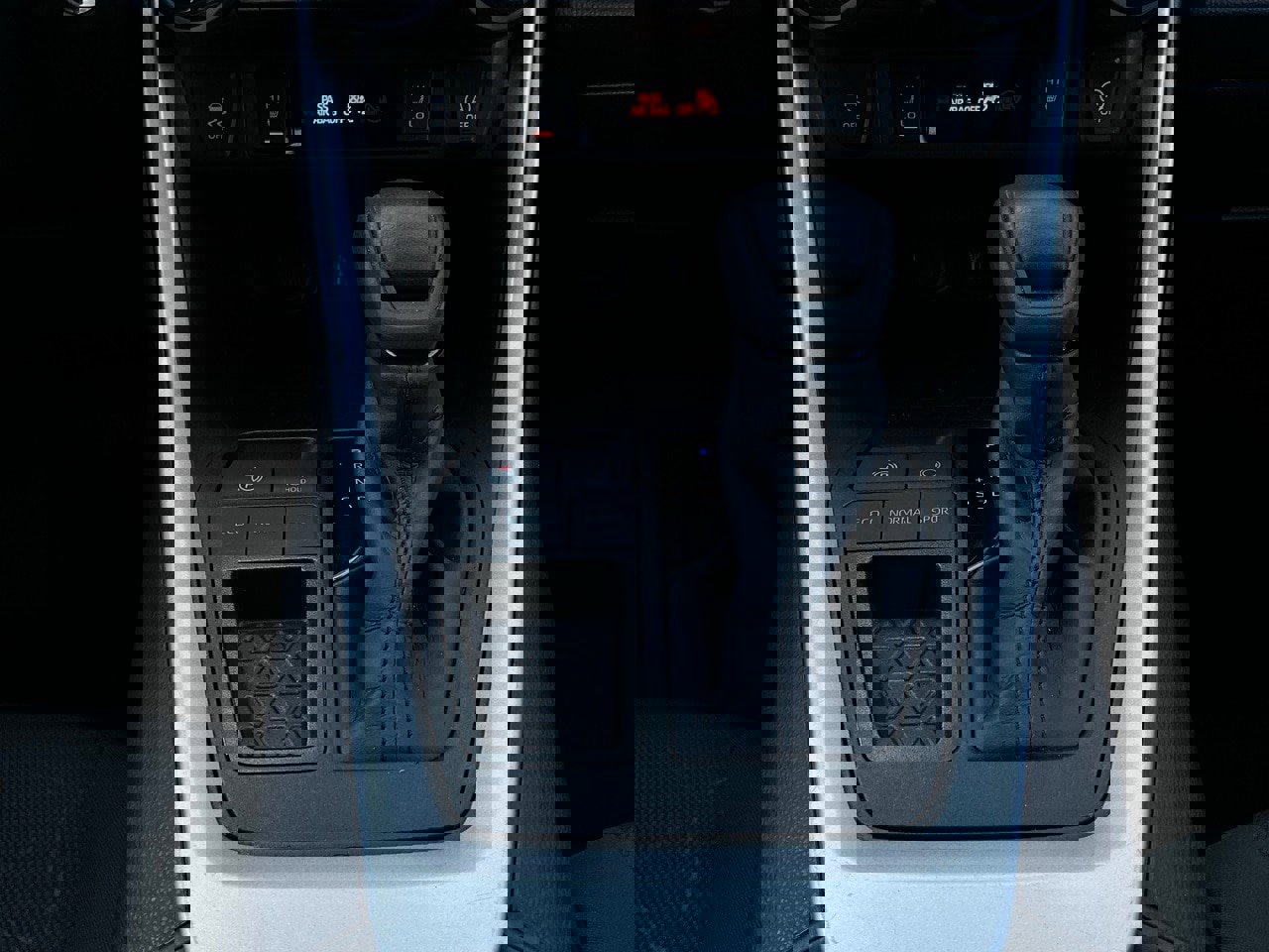 Used 2025 Toyota RAV4 XLE image 23