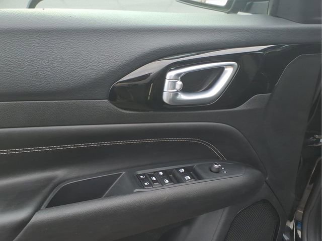 Used 2024 Jeep Compass Limited w/ High Altitude Package image 9