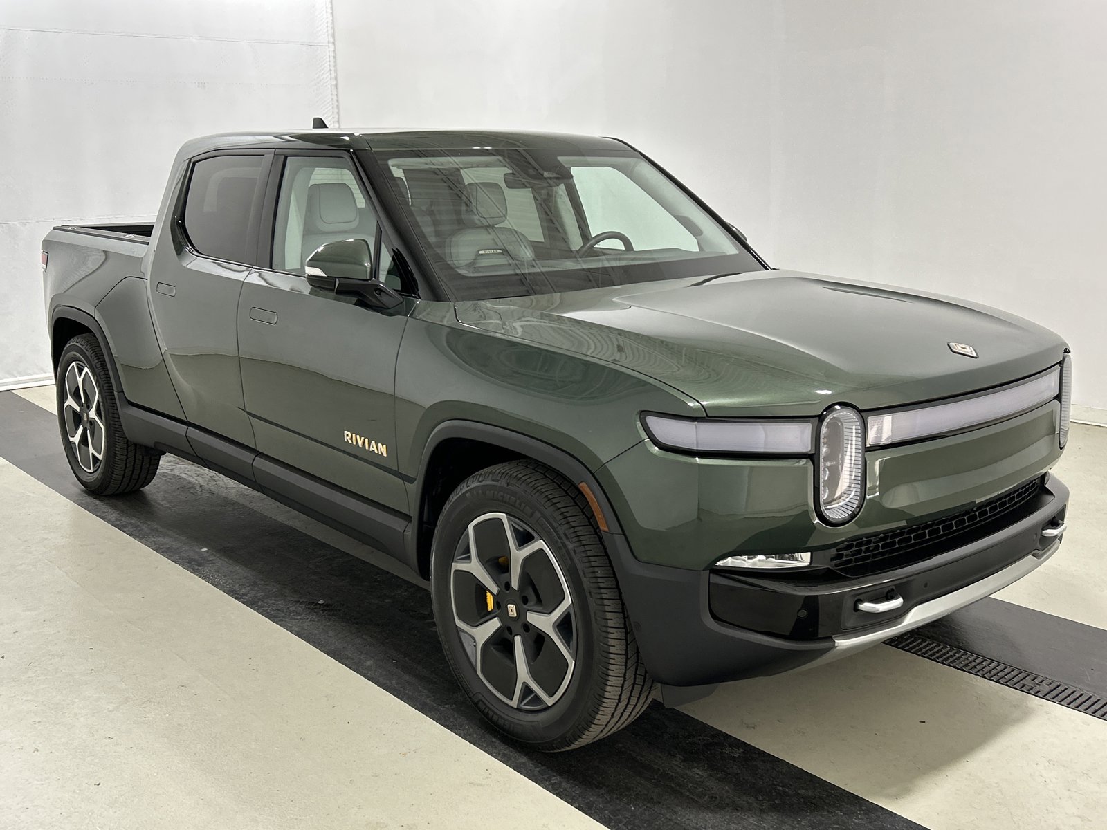 Used 2022 Rivian R1T Adventure image 7