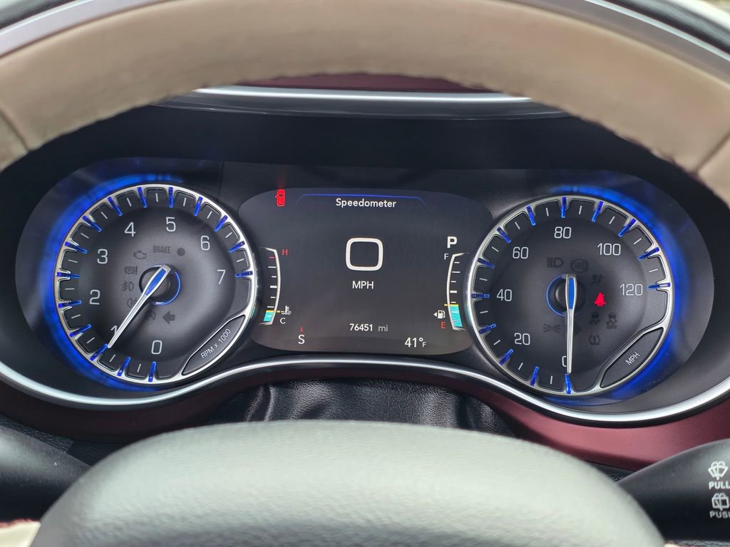 Used 2020 Chrysler Pacifica Limited image 19