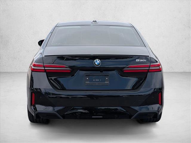 Used 2026 BMW 530i w/ M Sport Package RWD image 7