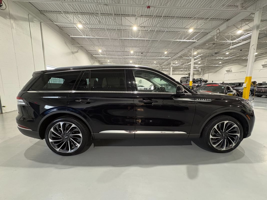 Used 2025 Lincoln Aviator Reserve w/ Illumination Package AWD/4WD image 8