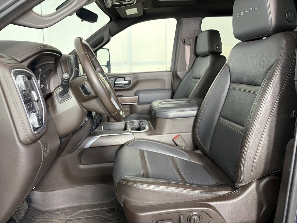 Used 2020 GMC Sierra 3500 Denali w/ Denali Ultimate Package image 11