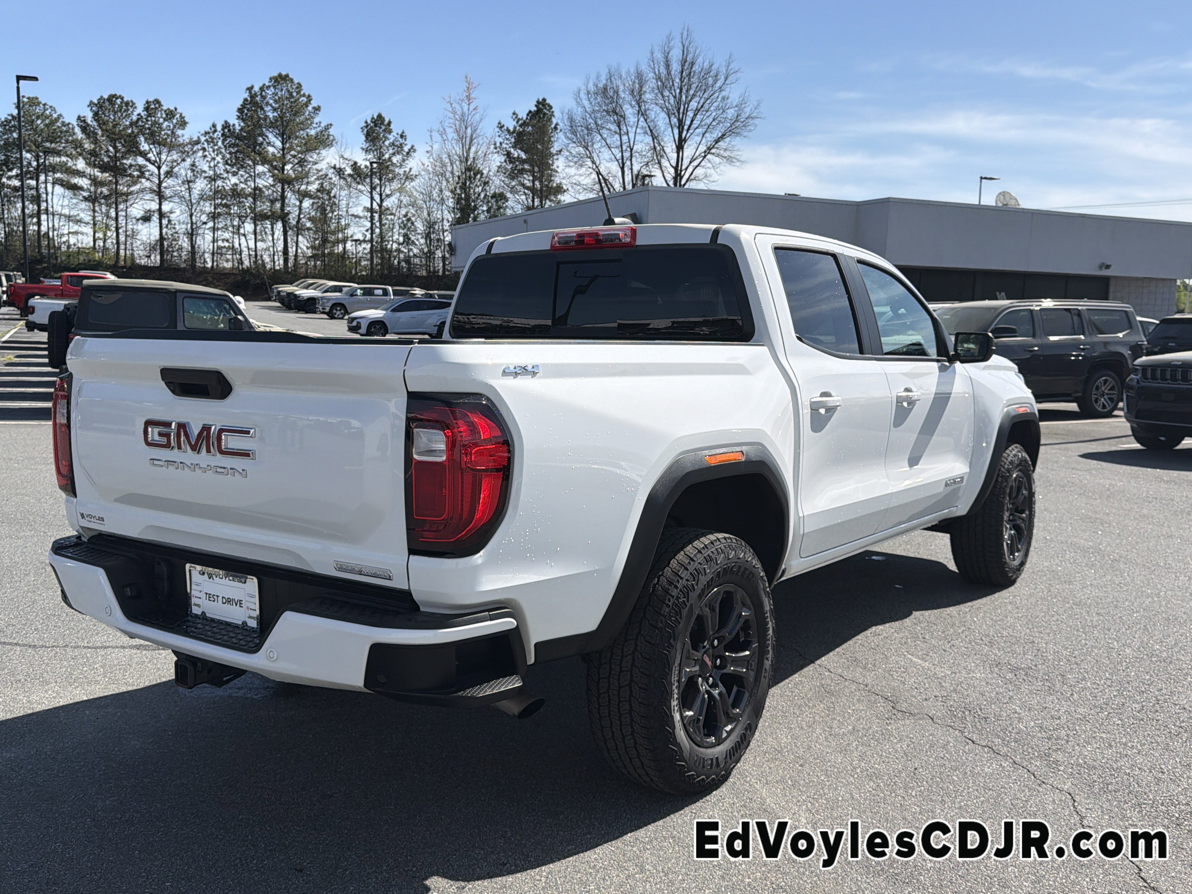 Used 2025 GMC Canyon Elevation image 8