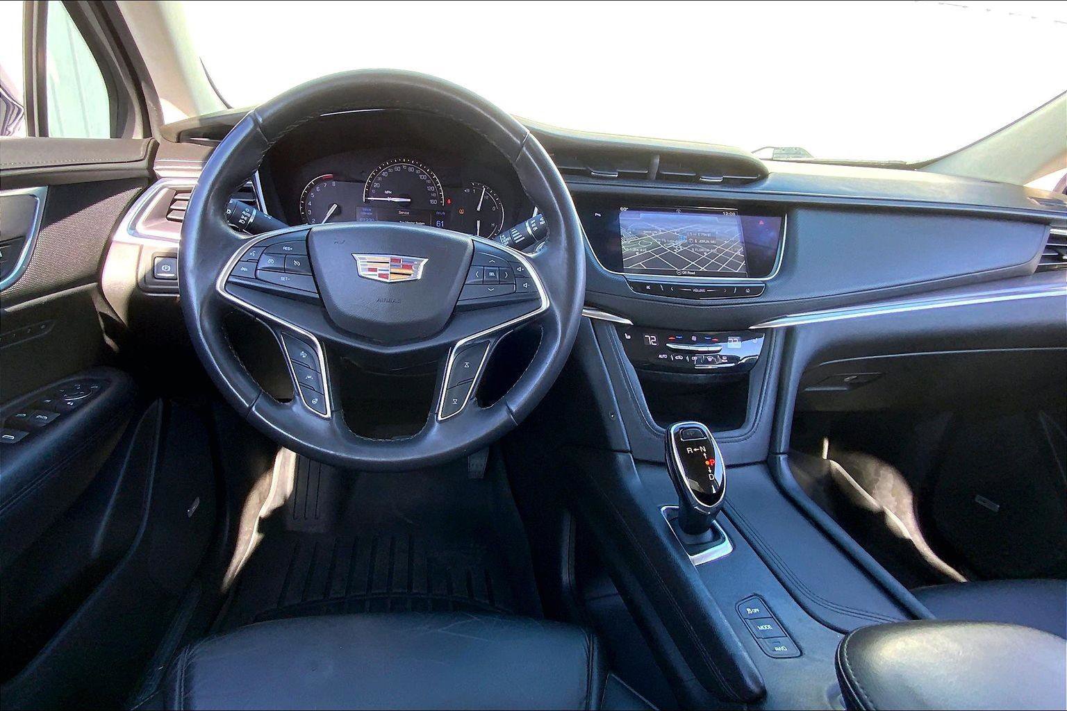 Used 2018 Cadillac XT5 Luxury w/ Driver Awareness Package image 5