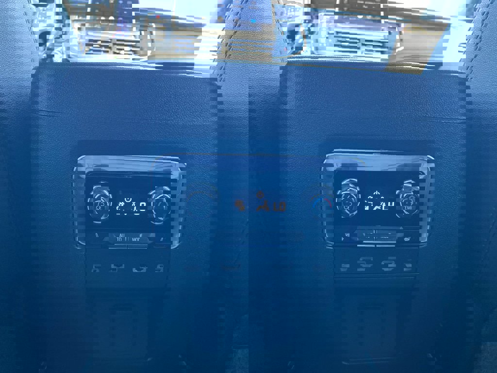 Used 2022 Chevrolet Tahoe Z71 w/ Z71 Off-Road Package image 32