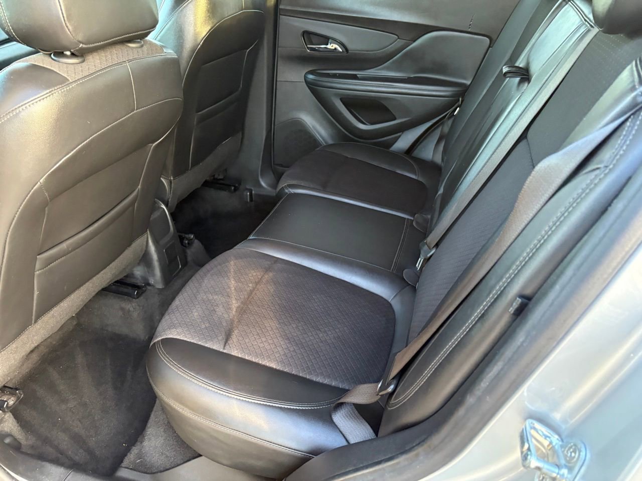 Used 2022 Buick Encore Preferred image 31