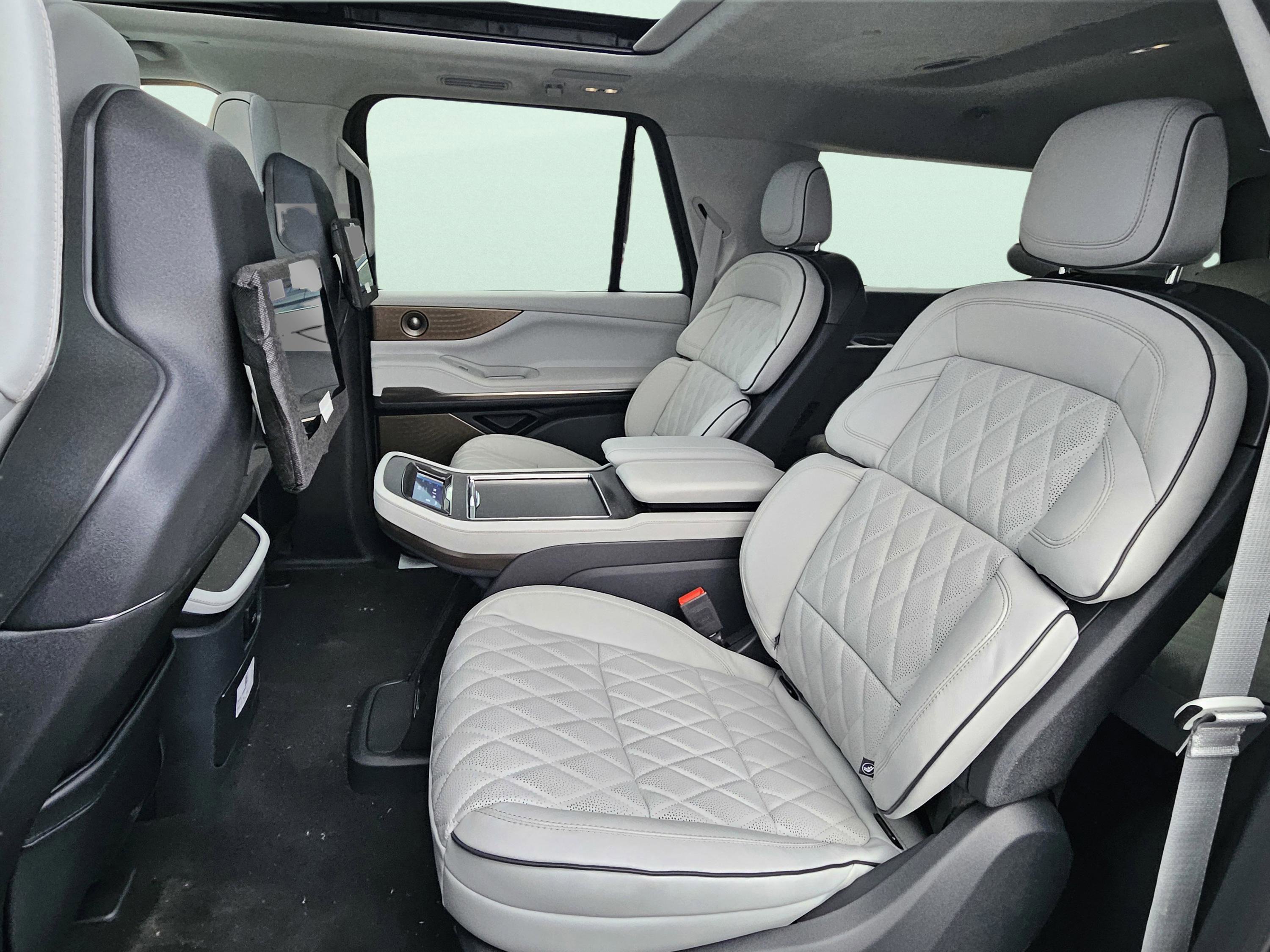 New 2026 Lincoln Navigator L Black Label image 25