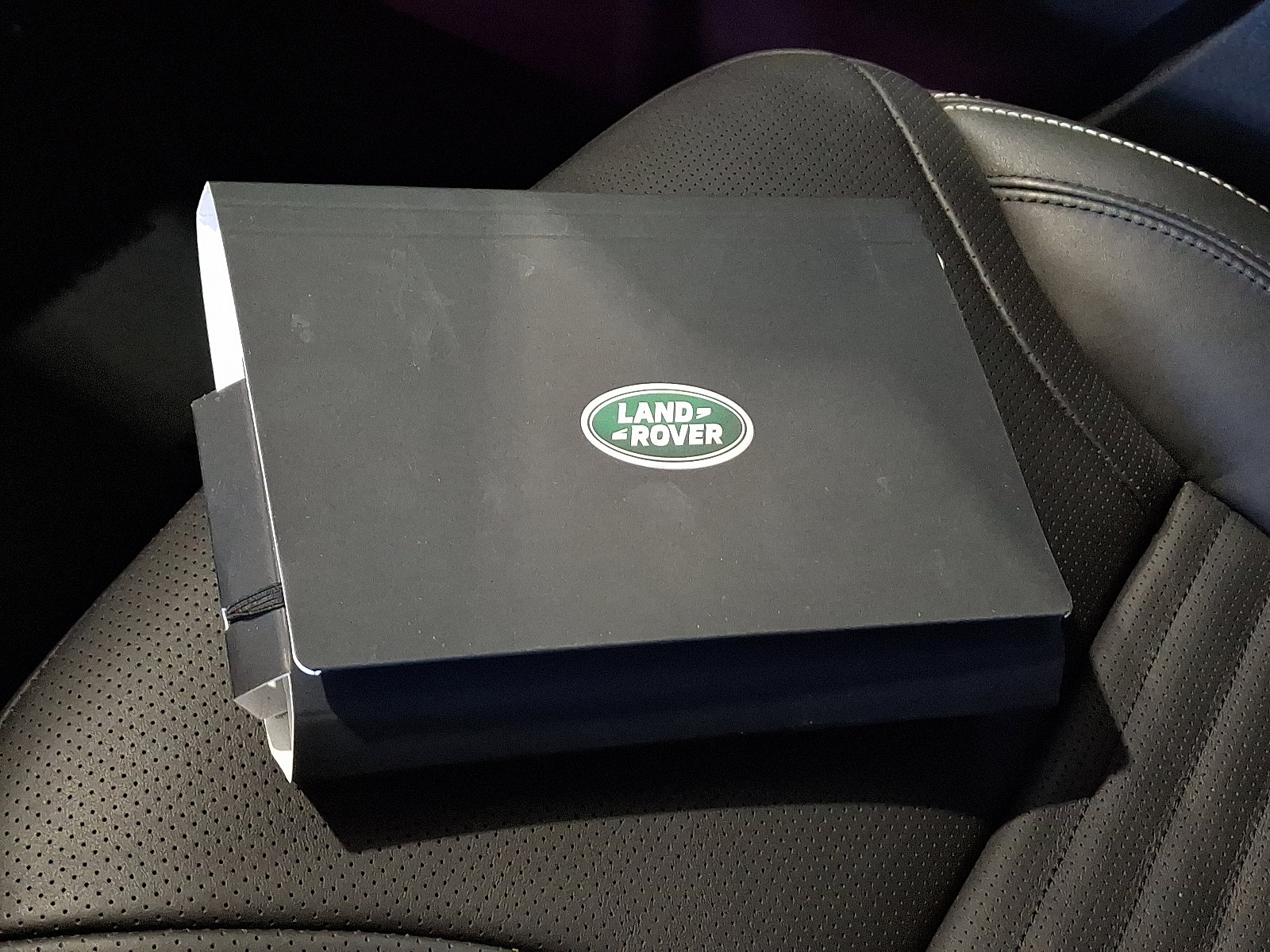 Certified 2025 Land Rover Discovery Dynamic SE image 26