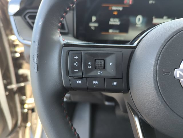 Used 2026 Nissan Kicks SR FWD image 42