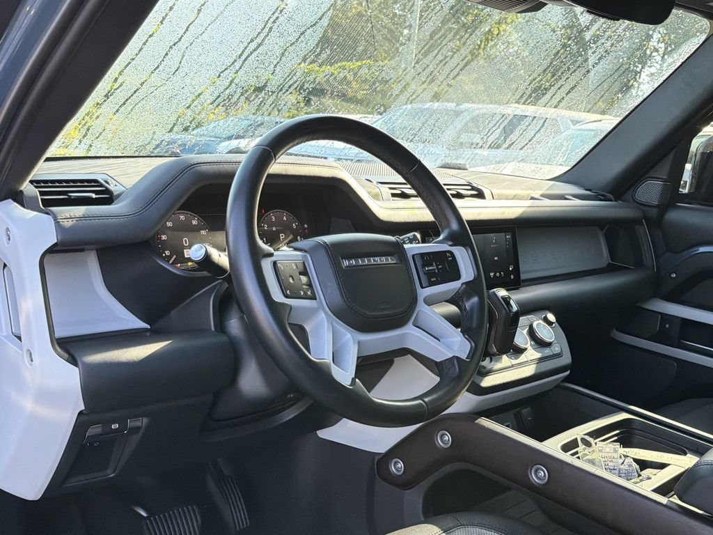 Used 2023 Land Rover Defender 110 X-Dynamic SE AWD/4WD image 10