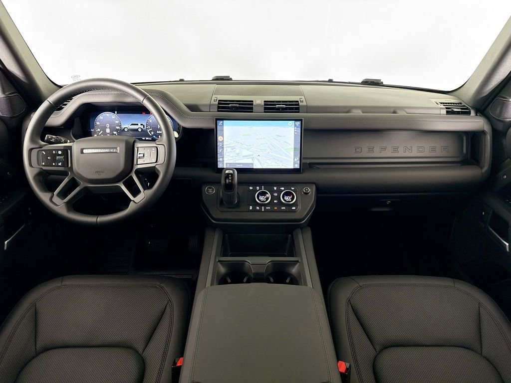 Used 2025 Land Rover Defender 110 X-Dynamic SE image 9