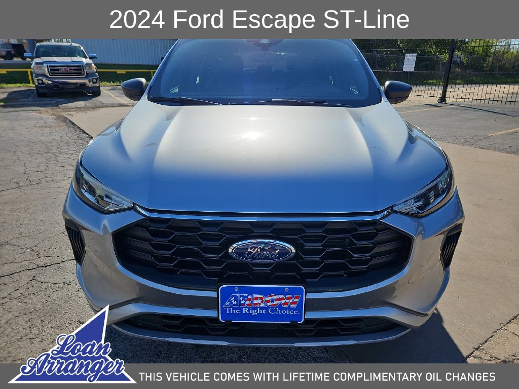 Used 2024 Ford Escape ST-Line w/ Tech Pack #1 FWD image 3