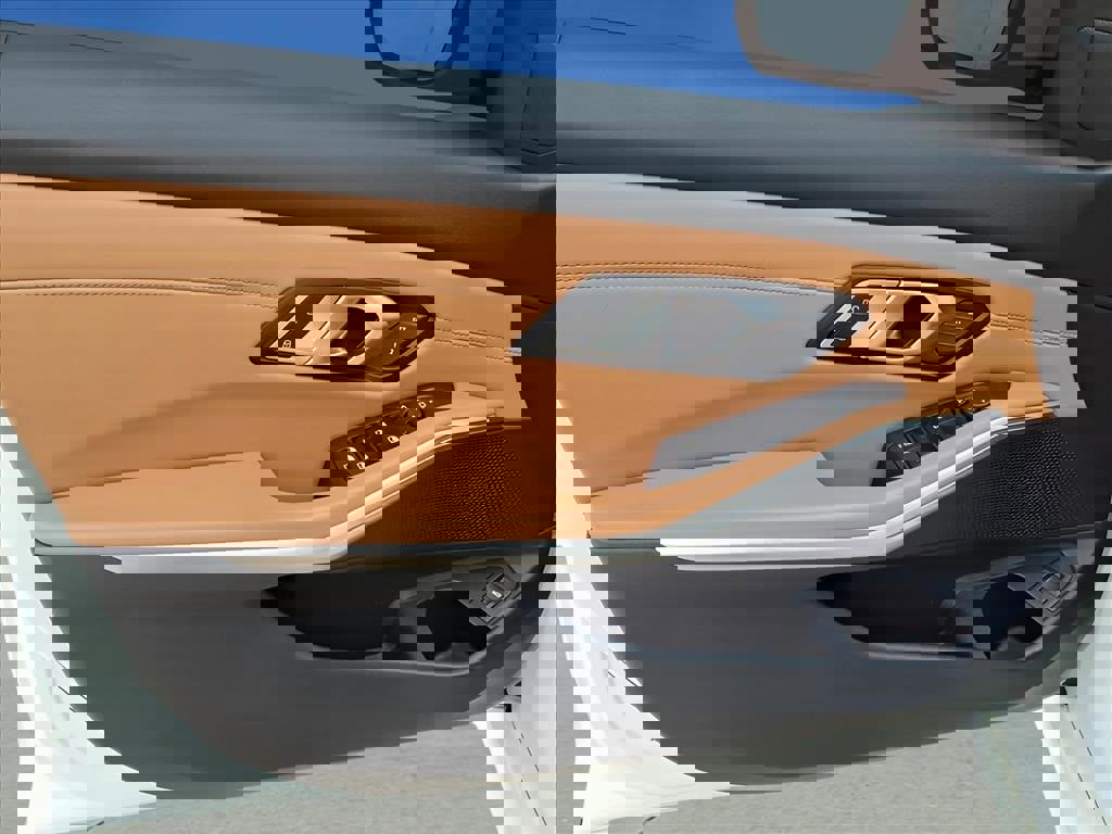 Used 2021 BMW 330i xDrive Sedan w/ Premium Package image 12