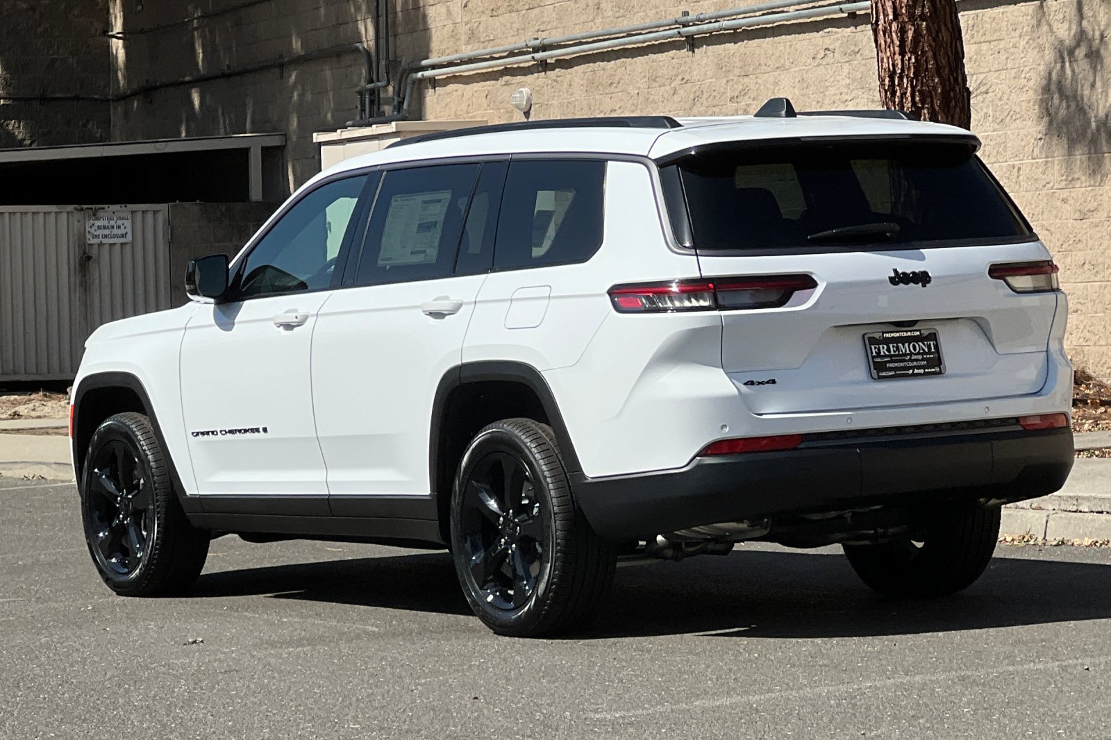 New 2026 Jeep Grand Cherokee L Limited w/ Limited Altitude Package AWD/4WD image 5