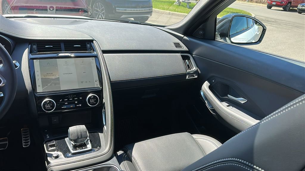 Used 2024 Jaguar E-PACE R-Dynamic SE image 23