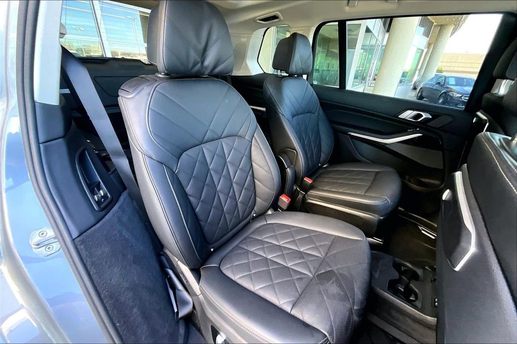 Used 2024 BMW X7 xDrive40i image 36