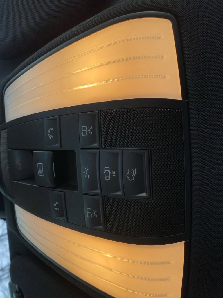 Used 2010 Mercedes-Benz E 550 4MATIC Sedan image 19