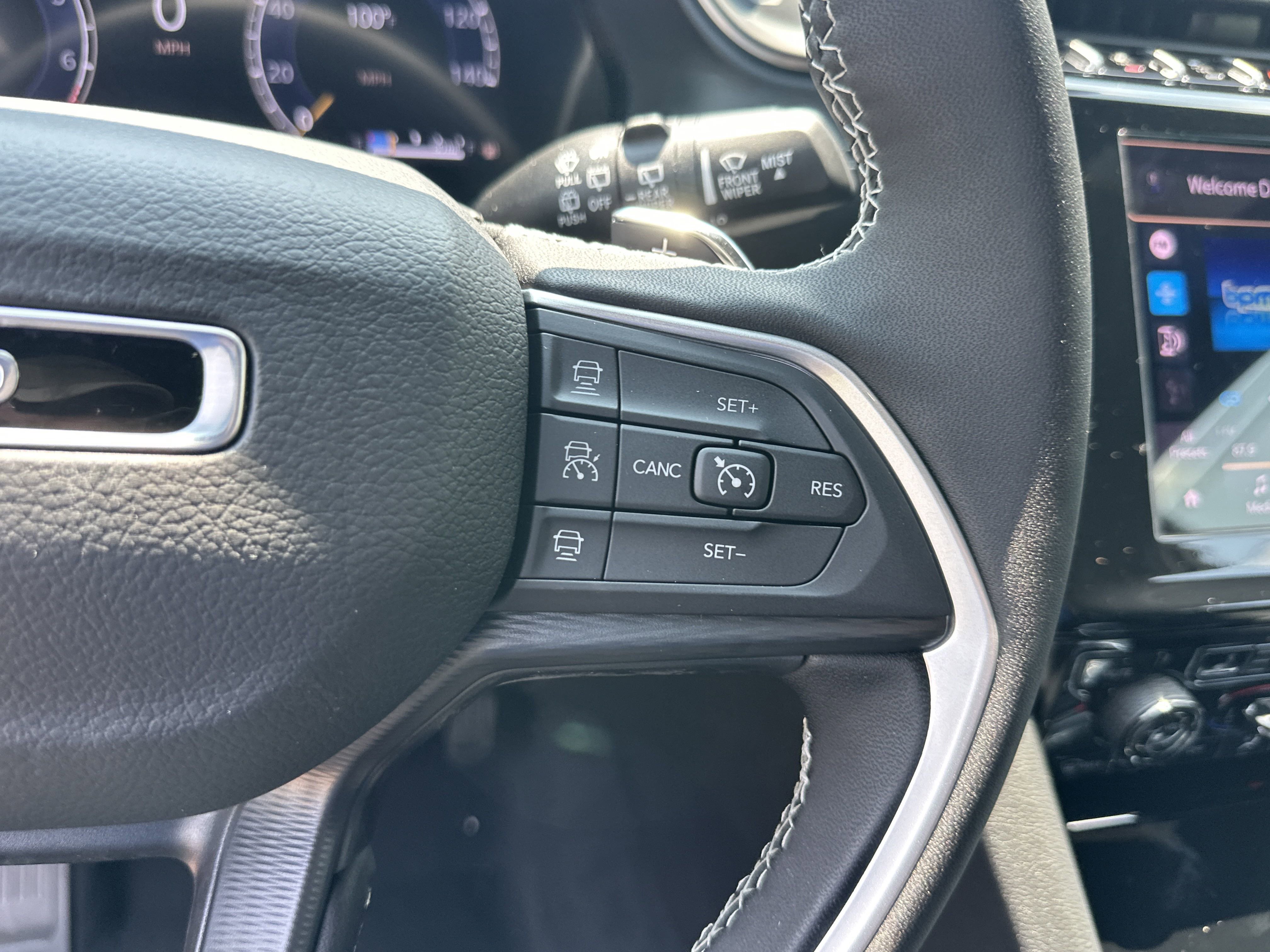 New 2025 Jeep Grand Cherokee L Altitude image 7