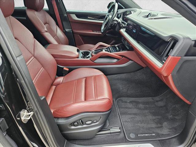Used 2024 Porsche Cayenne S AWD/4WD image 22