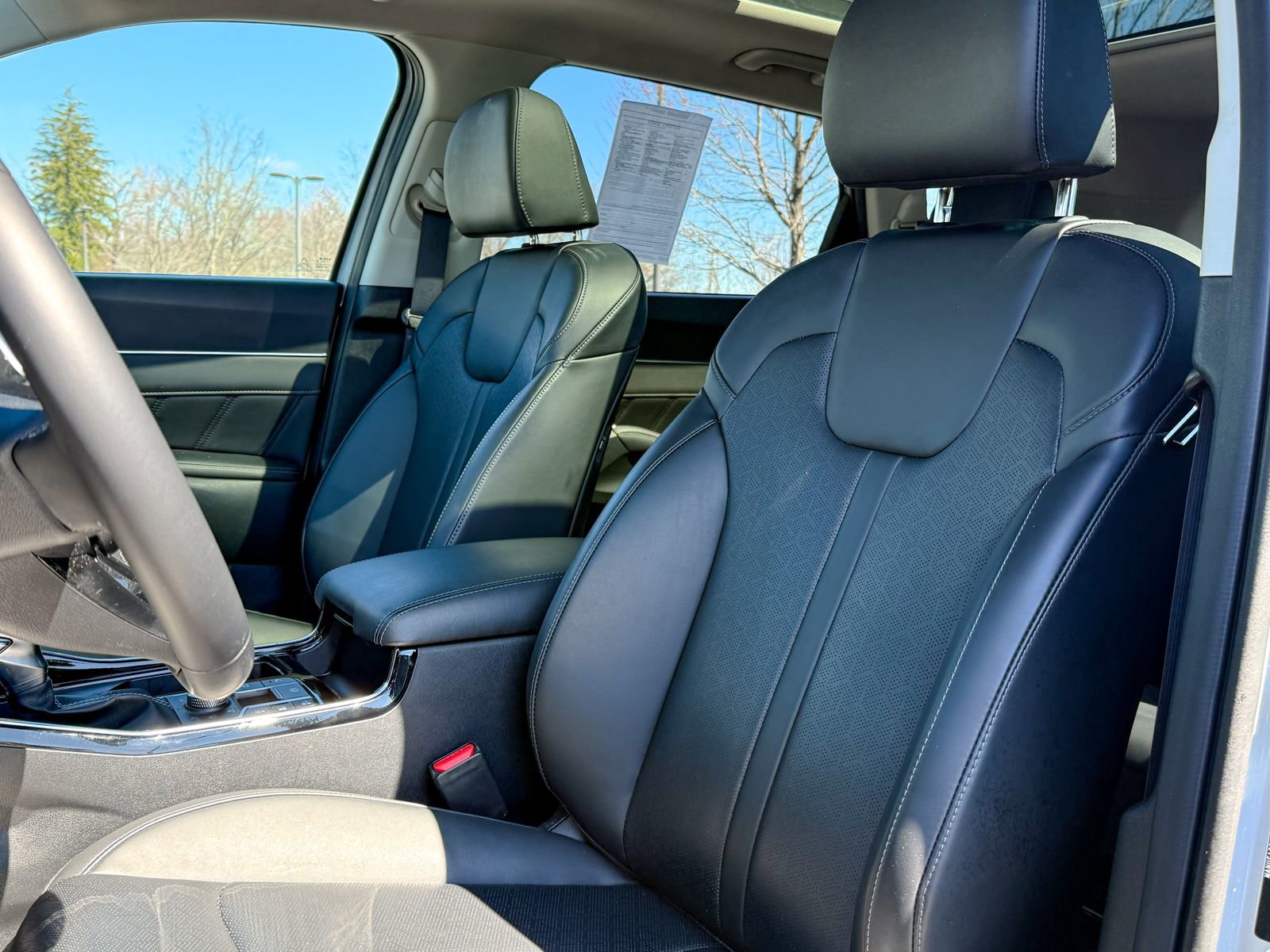 Certified 2023 Kia Sorento SX image 17