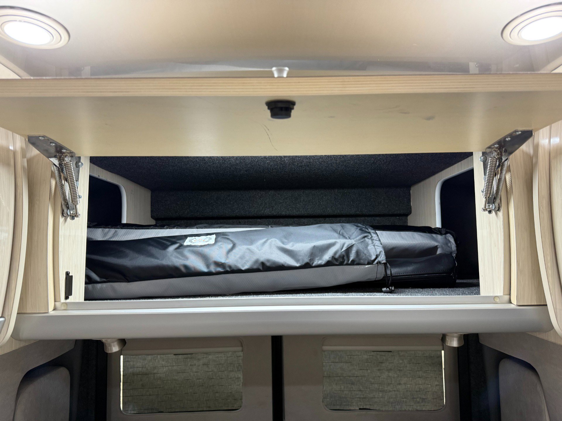 Used 2017 Mercedes-Benz Sprinter 3500 image 46