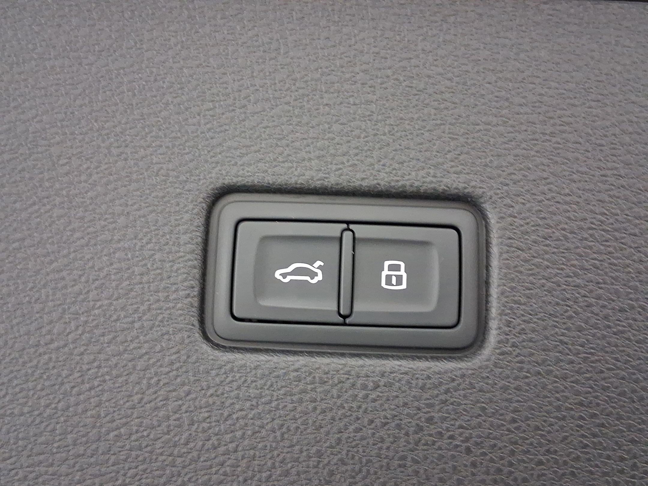 New 2025 Audi Q8 Premium image 29