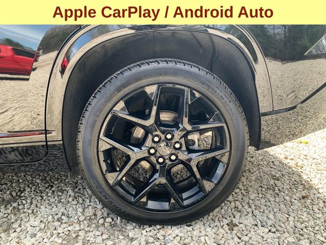 Used 2025 Chevrolet Traverse RS w/ LPO, Floor Liner Package AWD/4WD image 9