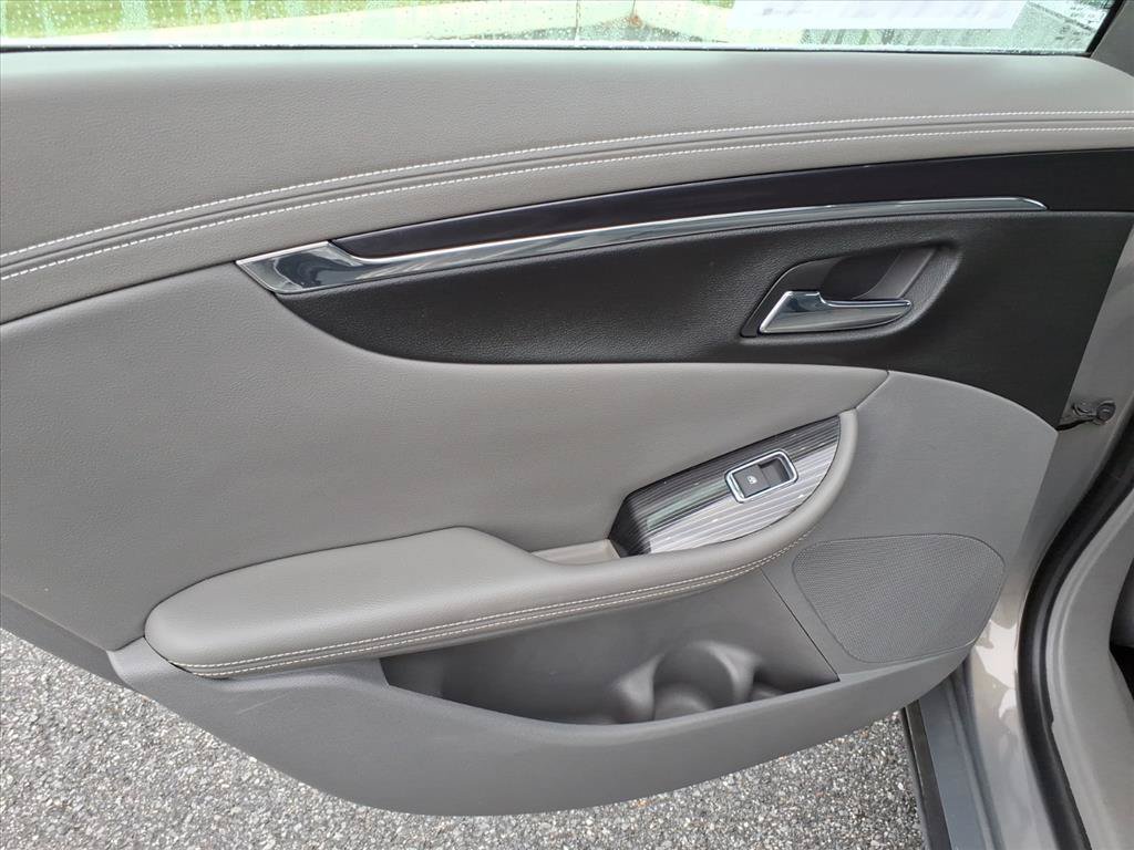 Used 2017 Chevrolet Impala Premier w/ Enhanced Convenience Package FWD image 22