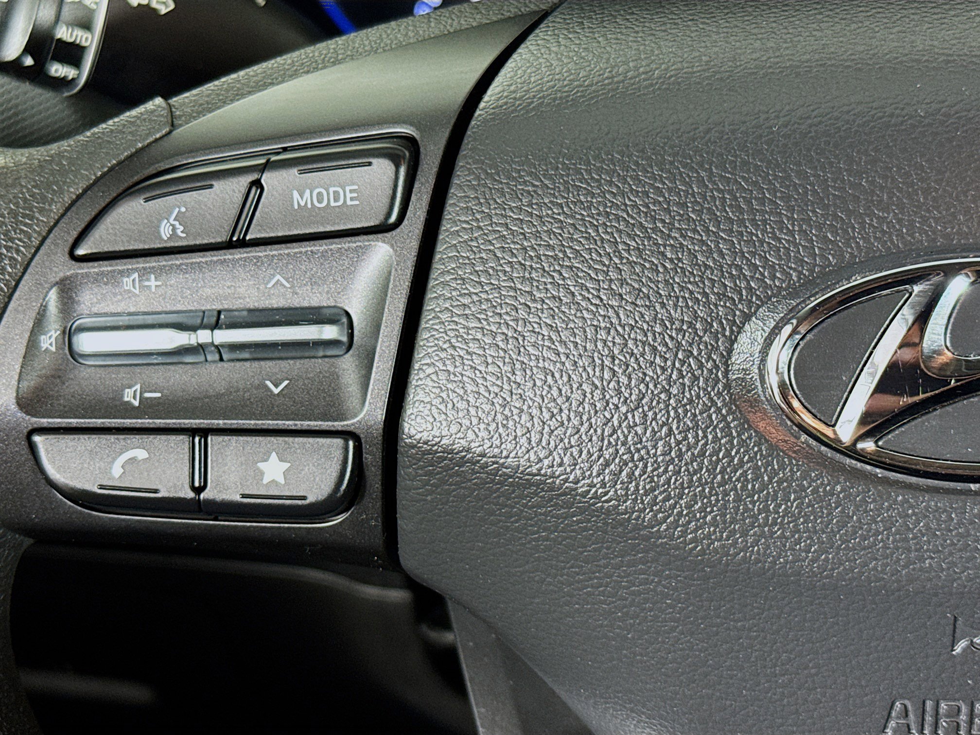 Used 2023 Hyundai Kona SE FWD image 13