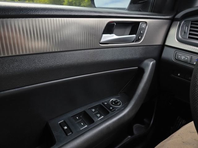 Used 2019 Hyundai Sonata Limited FWD image 35