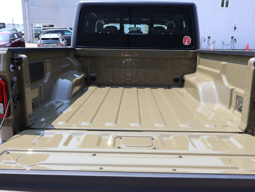 New 2026 Jeep Gladiator Sport AWD/4WD image 13