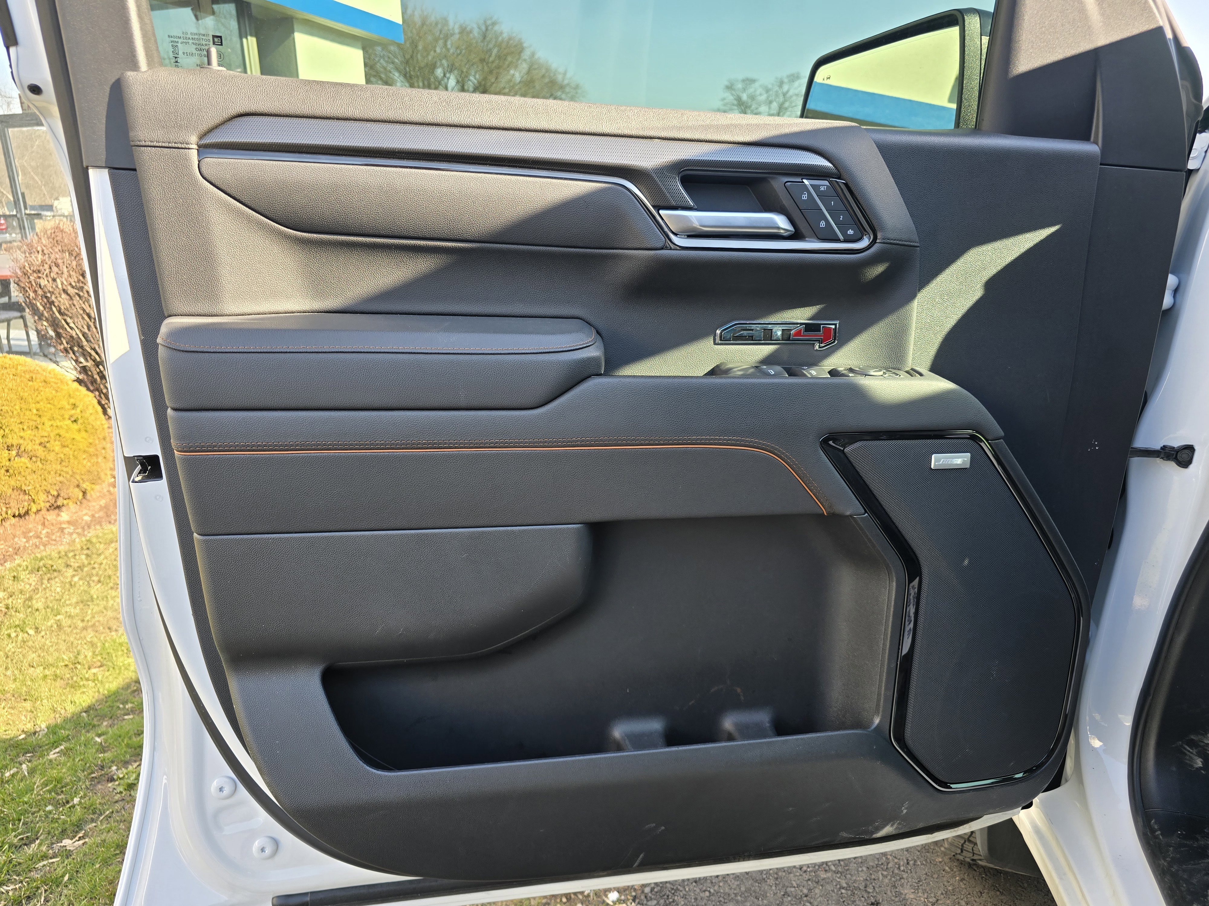 Used 2025 GMC Sierra 1500 AT4 image 18