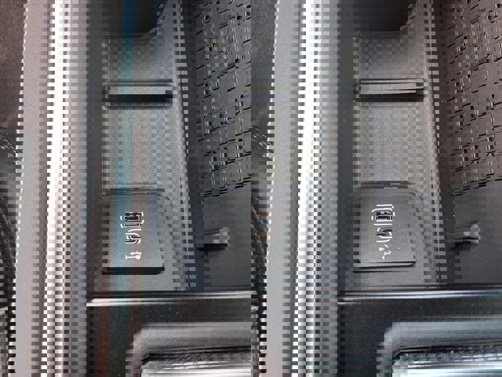 New 2025 Ford Expedition Platinum w/ Stealth Appearance Package image 36