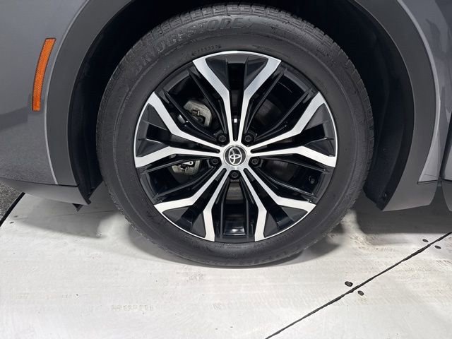 Used 2023 Toyota Crown Limited AWD/4WD image 6