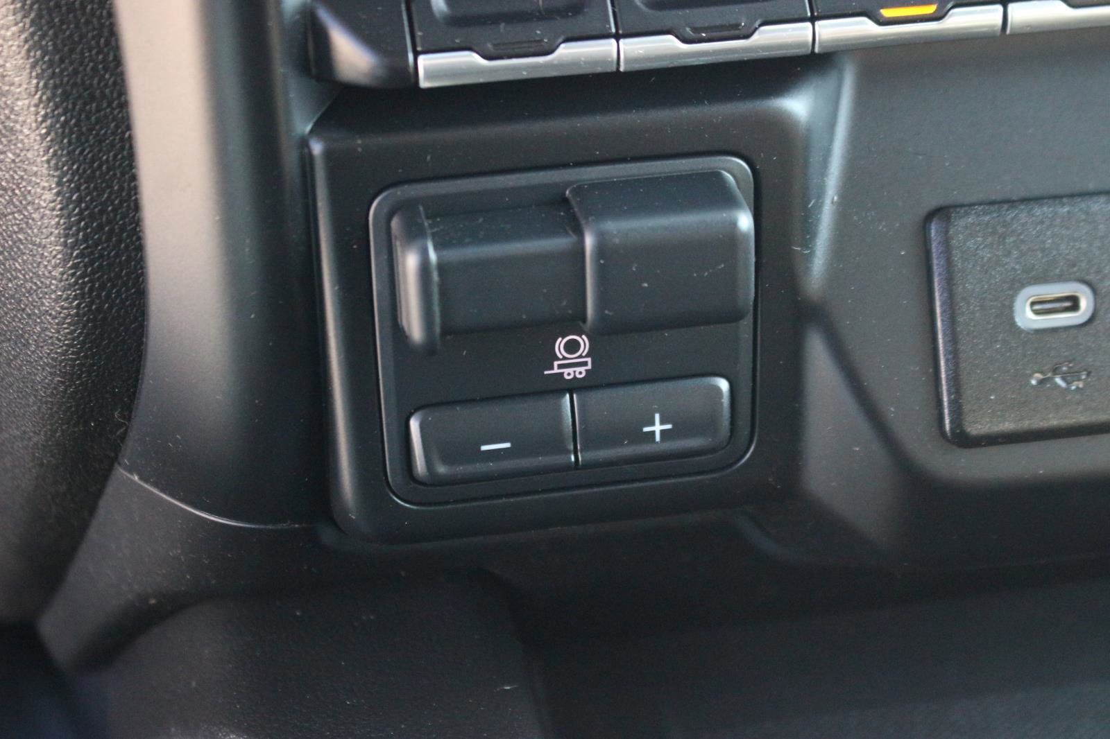 Used 2022 Chevrolet Silverado 2500 LTZ w/ Z71 Chrome Sport Edition image 31