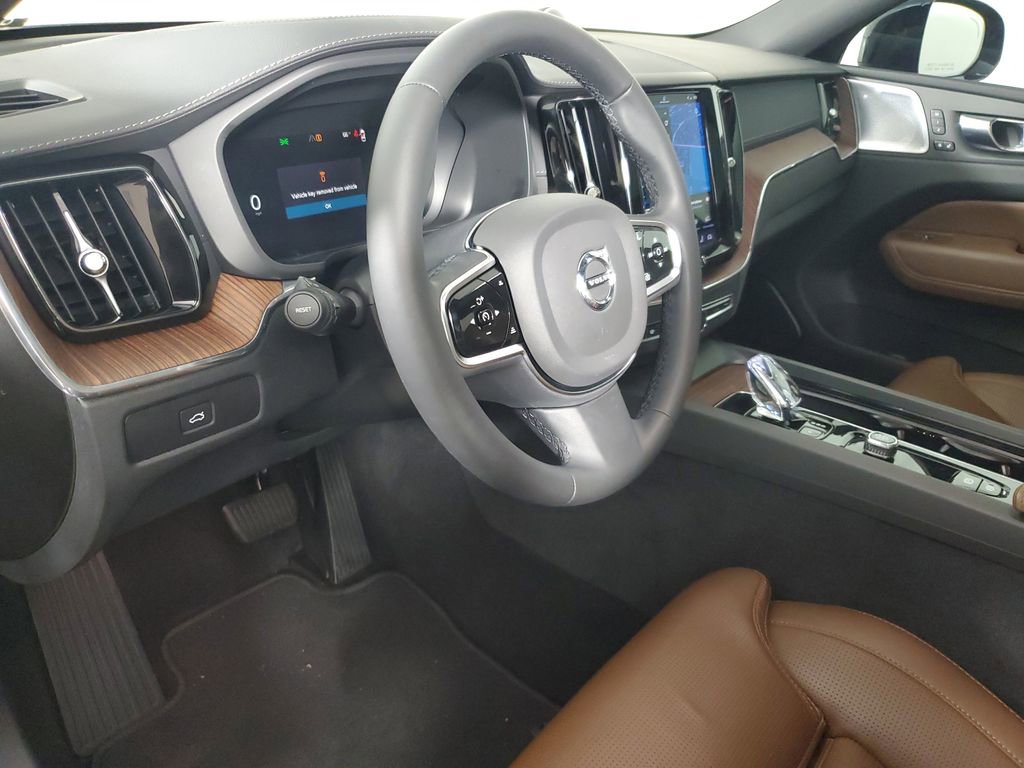 Used 2023 Volvo XC60 B5 Ultimate FWD image 26