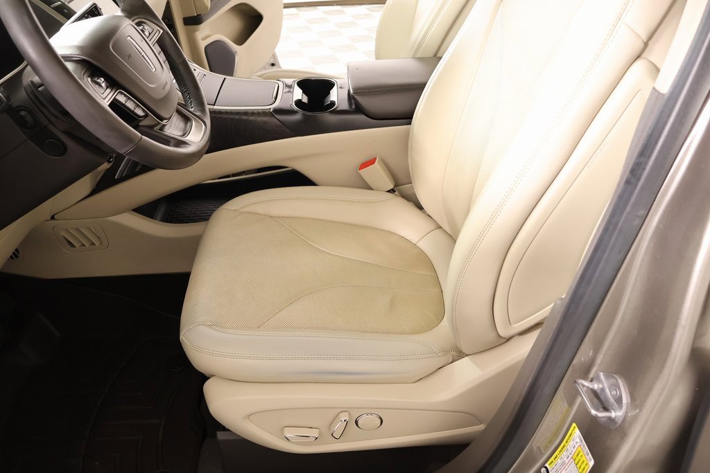 Used 2020 Lincoln Nautilus Reserve w/ Equipment Group 201A image 11