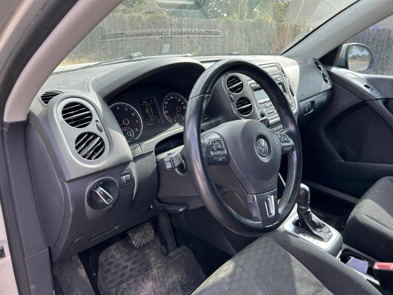 Used 2013 Volkswagen Tiguan S image 15