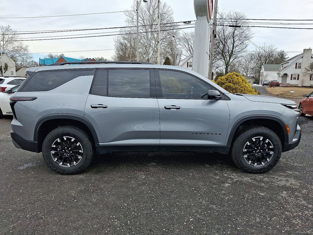 Used 2025 Chevrolet Traverse Z71 w/ Driver Confidence Package image 7