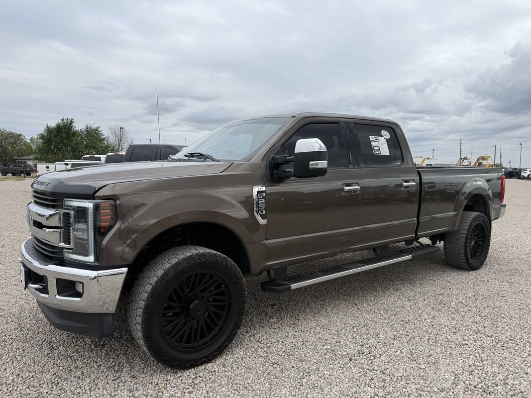 Used 2017 Ford F250 XLT w/ XLT Premium Package AWD/4WD image 4