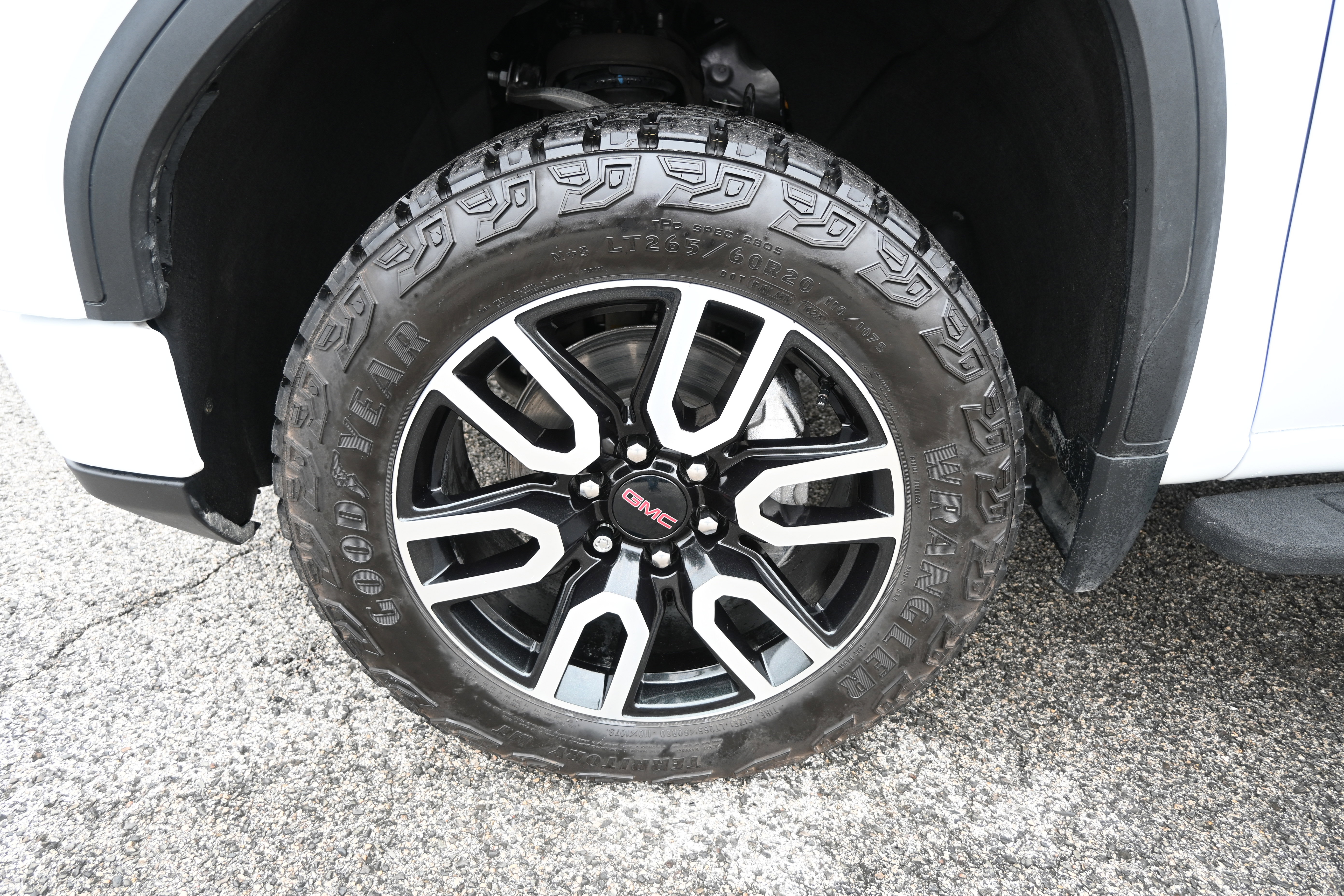 Used 2023 GMC Sierra 1500 AT4 w/ AT4 Premium Package image 10