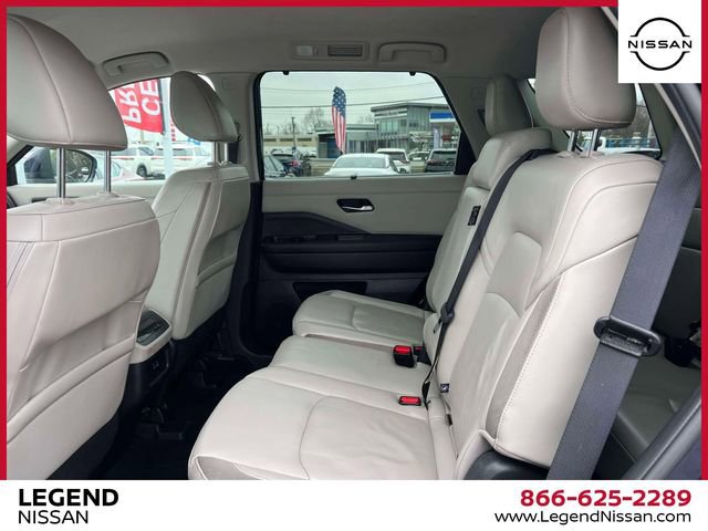 Used 2023 Nissan Pathfinder SL image 11