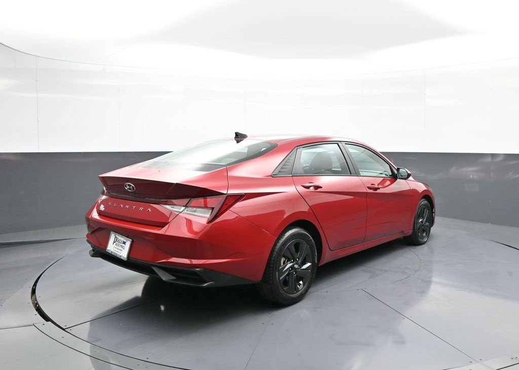 Certified 2021 Hyundai Elantra SEL image 6
