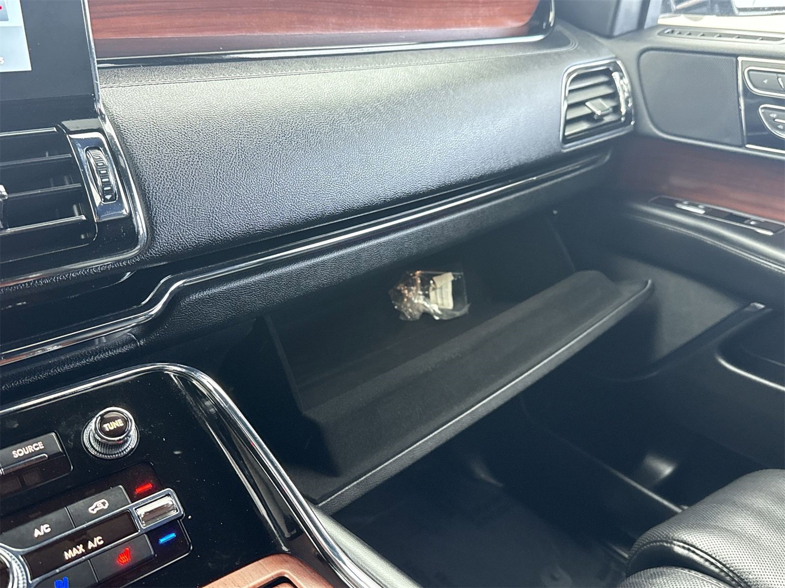 Used 2021 Lincoln Navigator L Reserve image 27