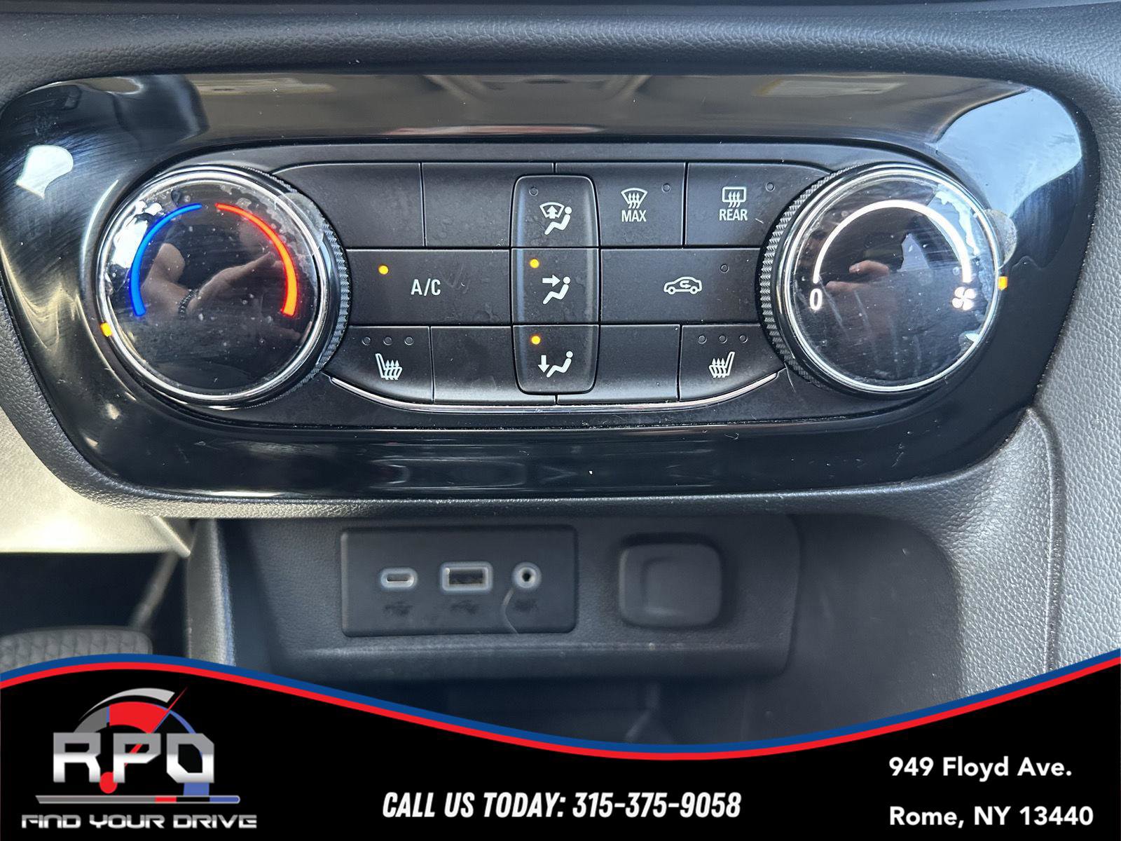 Used 2022 Buick Encore GX Preferred w/ Cold Weather Comfort Package AWD/4WD image 22