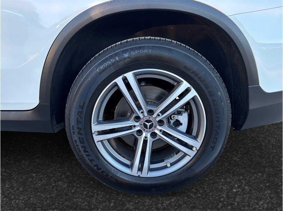 Used 2020 Mercedes-Benz GLC 300 4MATIC w/ Multimedia Package image 14