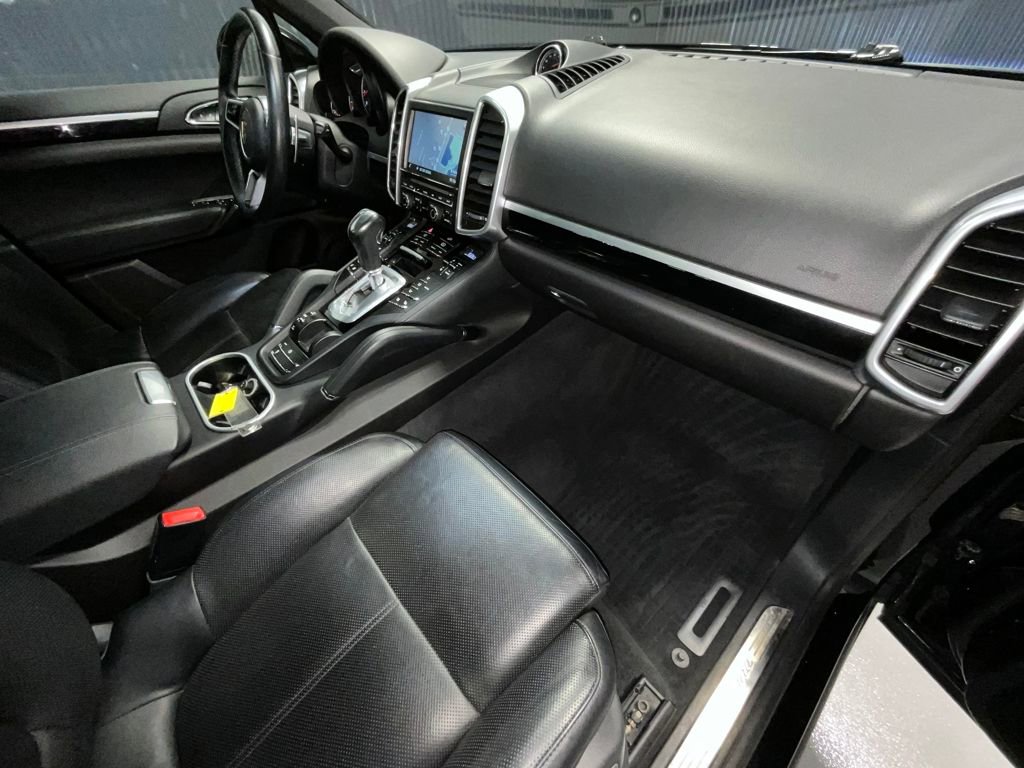 Used 2016 Porsche Cayenne image 16